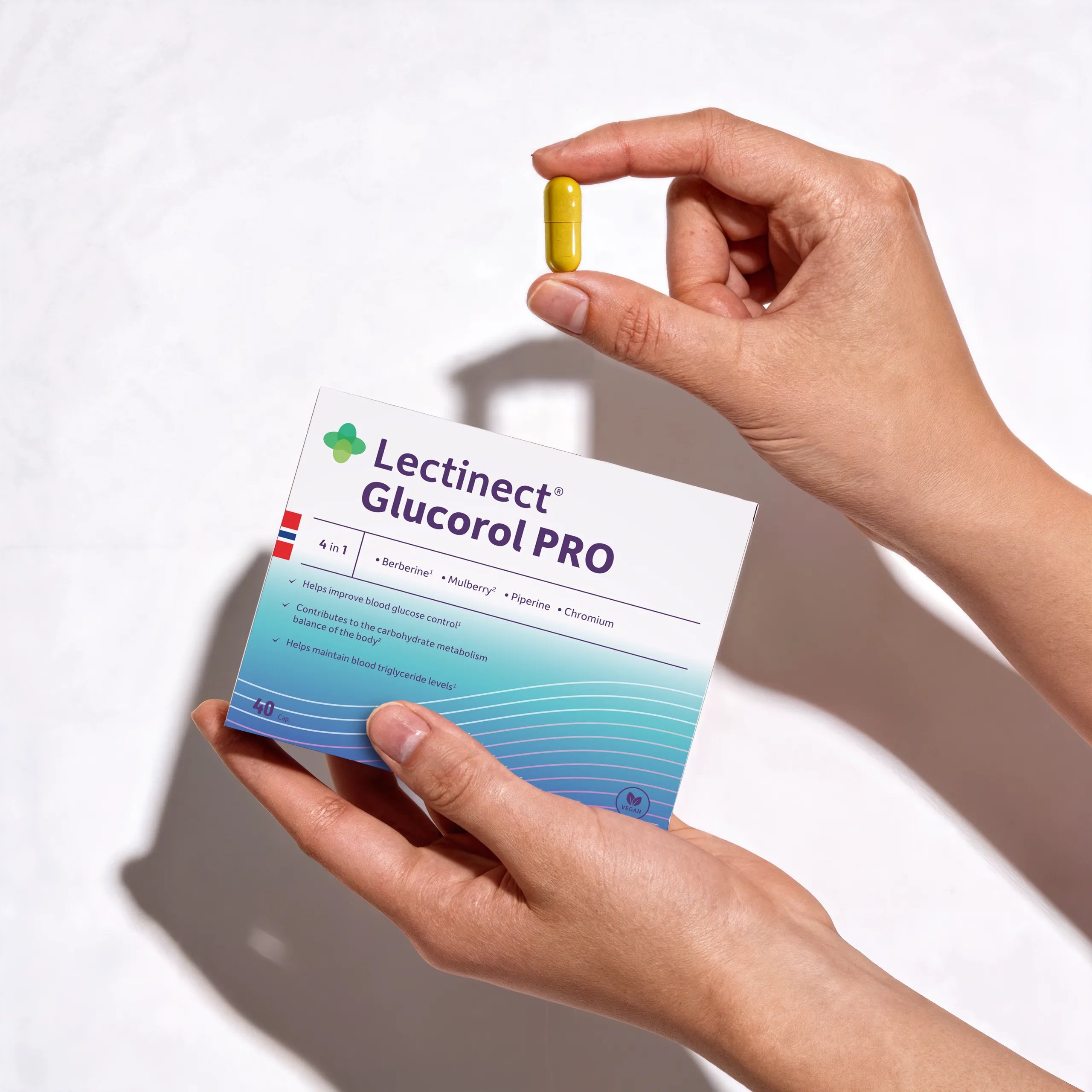 Ai_image_hand_packshot.png